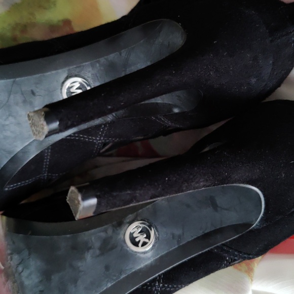 MICHAEL Michael Kors Black Laser Cut Ivy Bootie - Size 37 or US Size 7 - Picture 9 of 12